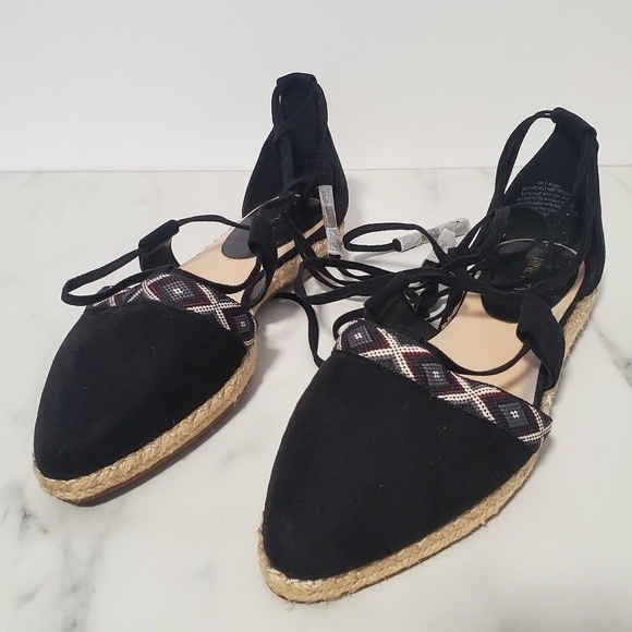 NWOT Nine West Black textile upper Lace Up Flat Pointed Toes Espadrilles - Picture 2 of 5